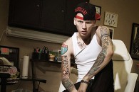 Новое видео MGK – Invincible