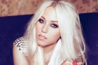 Новое видео Амелии Лайли (Amelia Lily) – Shut Up (And Give Me Whatever You Got)