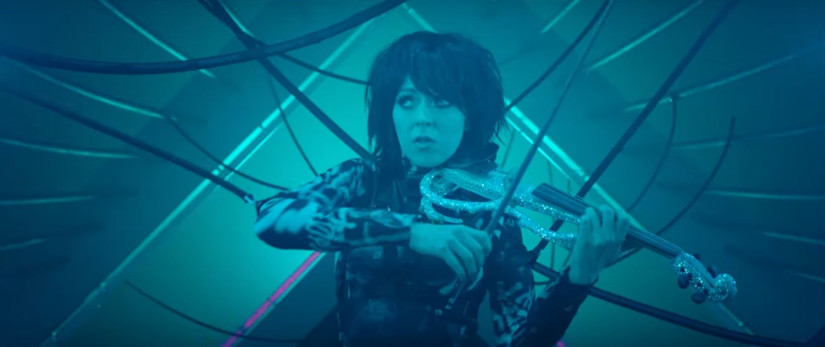 Клип над. Линдси Стирлинг Underground. 1986 Underground клип. Underground - Lindsey Stirling чтобы было мало МБ. Lindsey Stirling Underground в очках.